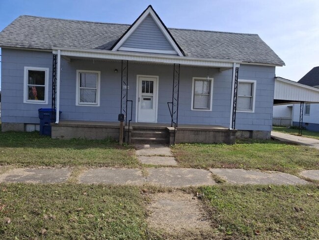 614 5th St in Carmi, IL - Building Photo - Building Photo