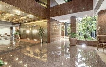 1530 Key Blvd, Unit 422 in Arlington, VA - Foto de edificio - Building Photo