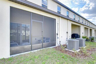 36195 Risa Michele St in Zephyrhills, FL - Foto de edificio - Building Photo