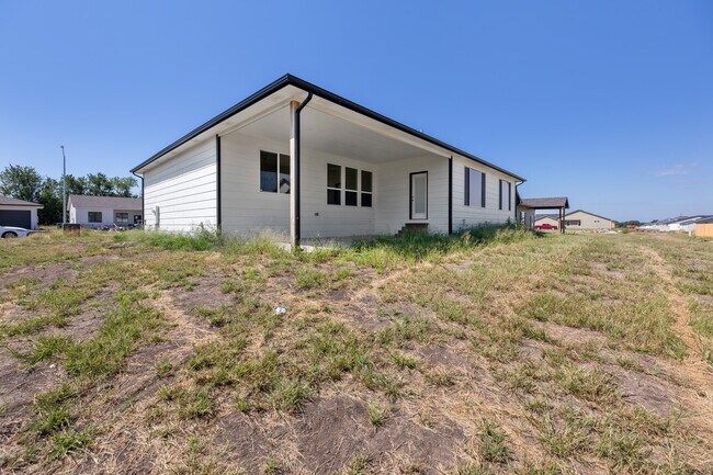 726 ELMWOOD St in Park City, KS - Building Photo - Building Photo