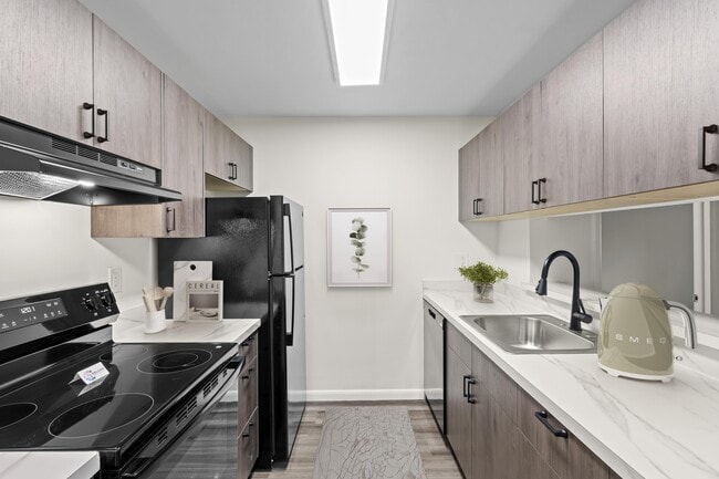 Foxrun Apartments in Clifton Park, NY - Building Photo - Building Photo