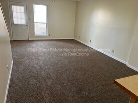 108 Westwind Ct in Griffin, GA - Building Photo