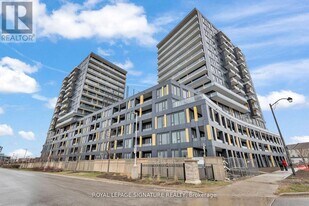 4878 Powers Common in Burlington, ON - Building Photo