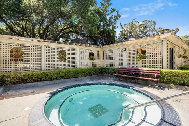 439 Alberto Way in Los Gatos, CA - Building Photo - Building Photo