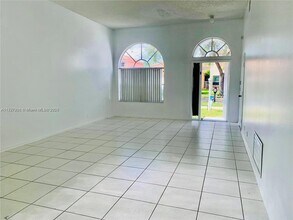 10846 Limeberry Dr in Hollywood, FL - Building Photo - Building Photo