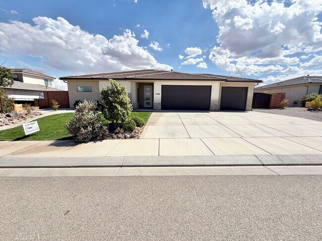 property at 1794 E Sunshine Trl