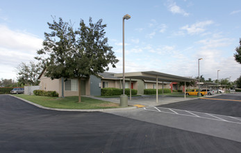 Casa De La Vina Apartments in Madera, CA - Building Photo - Building Photo