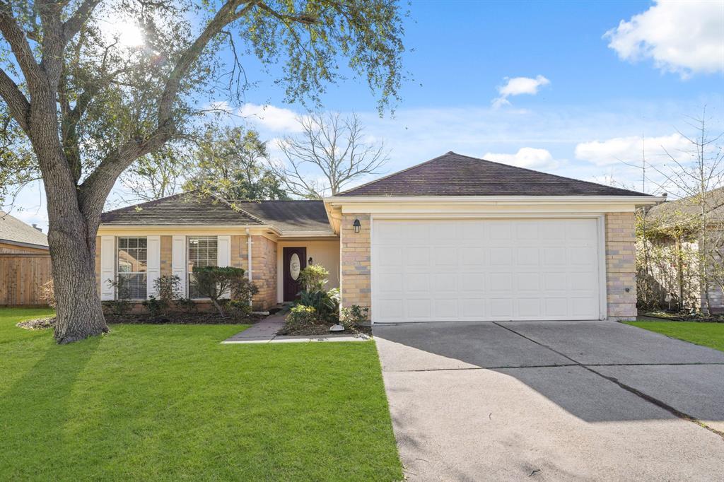 4522 Alamo Ave in Sugar Land, TX - Building Photo
