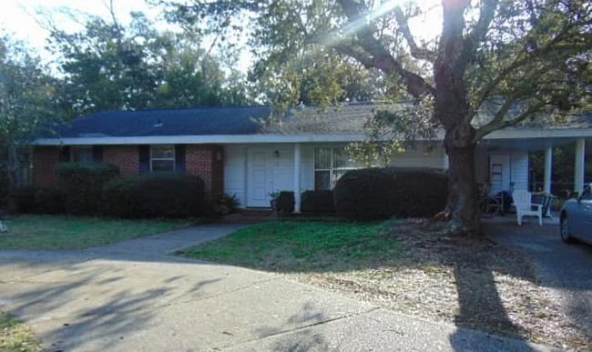 8 Magnolia Dr