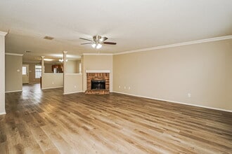 2724 Woodlake Pkwy in Little Elm, TX - Foto de edificio - Building Photo