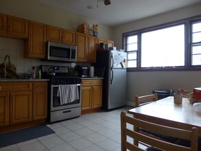 828 Parker St, Unit 2 in Boston, MA - Building Photo - Building Photo