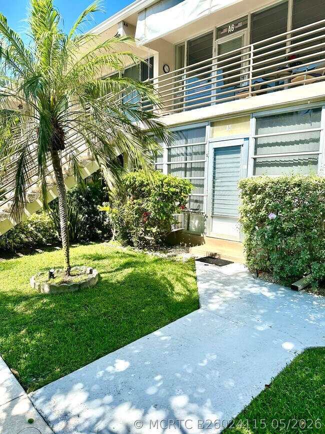 property at 901 N Birch Rd