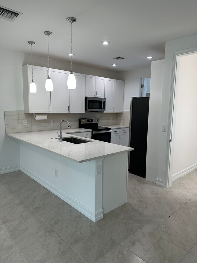 7523 Morgan Way in Naples, FL - Building Photo - Building Photo