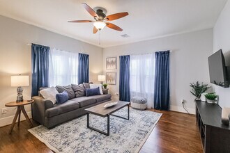 207 Lindale St in Houston, TX - Building Photo - Building Photo