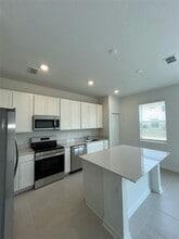 2922 Savoir in Davenport, FL - Building Photo - Building Photo