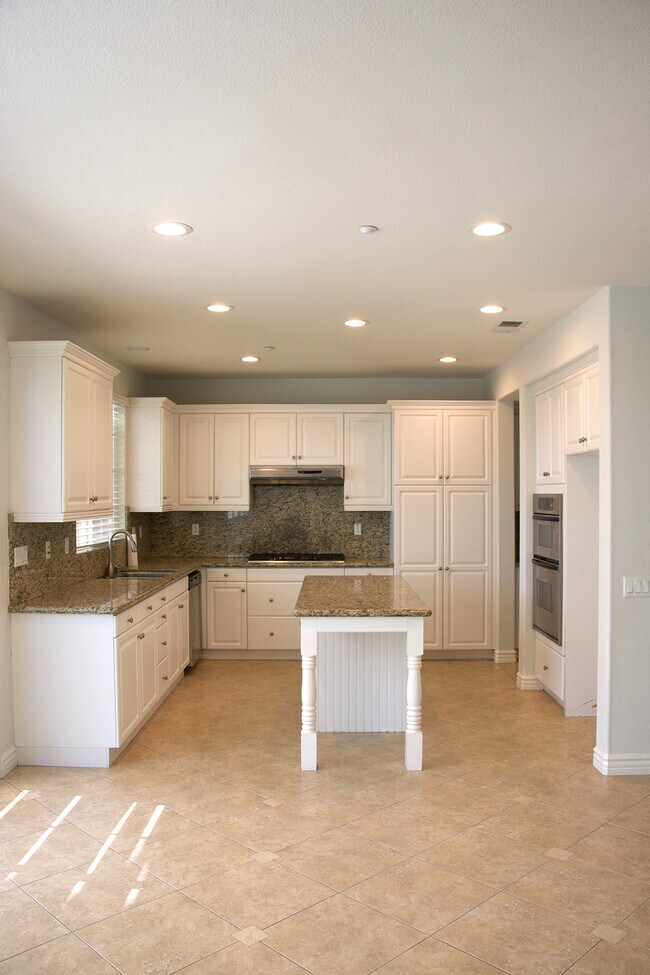 2 Cousteau Ln in Ladera Ranch, CA - Building Photo - Building Photo