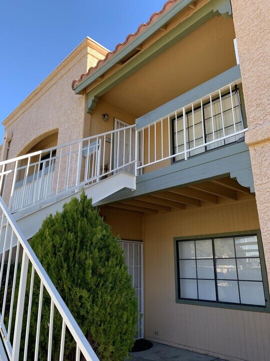 5166 S Jones Blvd in Las Vegas, NV - Building Photo