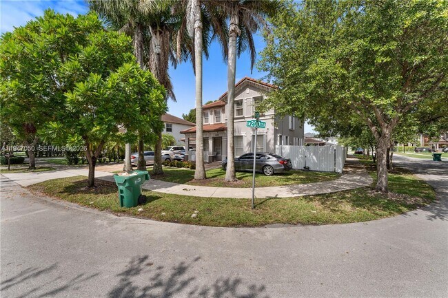 20032 SW 128th Ct in Miami, FL - Building Photo - Building Photo