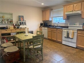8 Glenwood Ave in Norwalk, CT - Building Photo - Building Photo