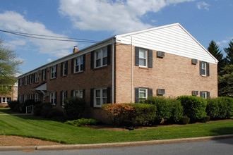 Londonderry Apartments in Palmyra, PA - Building Photo - Building Photo