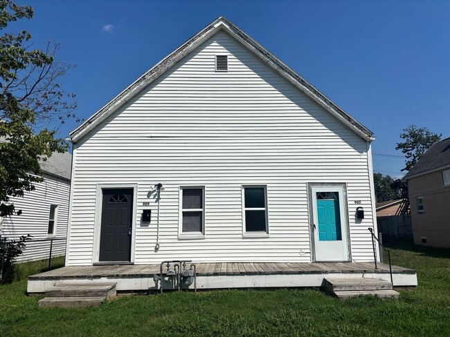 property at 907 909-909 N 2nd Ave