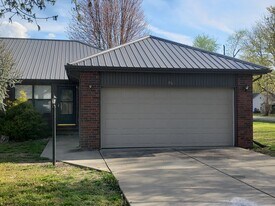 216 W Wade St in Republic, MO - Building Photo