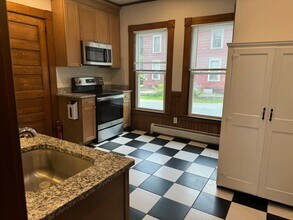48 Fairview Terrace-Unit -Apt 1 in Hartford, VT - Building Photo - Building Photo