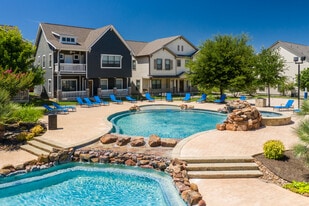 The Village on Telluride in San Marcos, TX - Building Photo