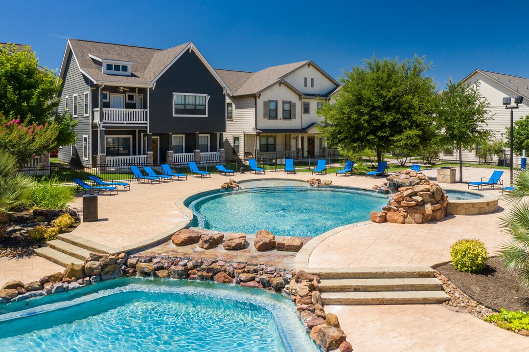 The Village on Telluride in San Marcos, TX - Building Photo