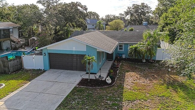 property at 3324 Briarwood Ln