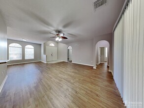 36831 Queen Bee Ln in Grand Island, FL - Building Photo - Building Photo
