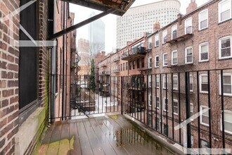 13 Cortes St in Boston, MA - Building Photo - Building Photo