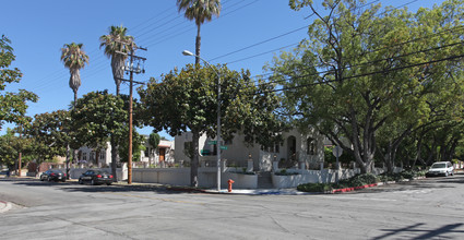 801 E Tujunga Ave in Burbank, CA - Building Photo - Building Photo