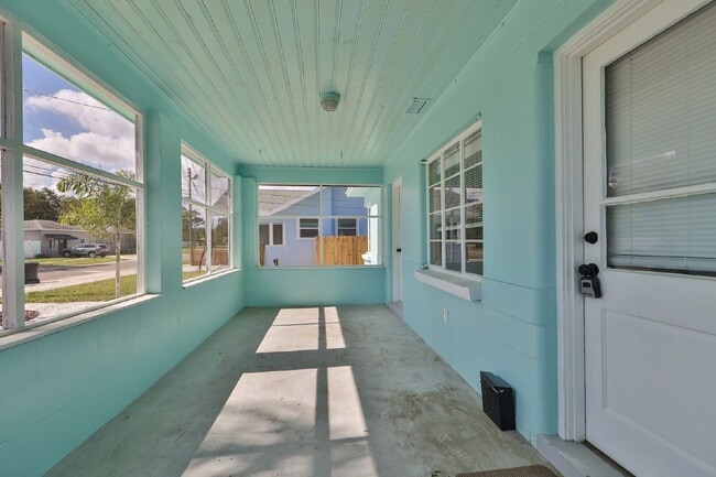 867 53rd Terrace N in St. Petersburg, FL - Building Photo - Building Photo