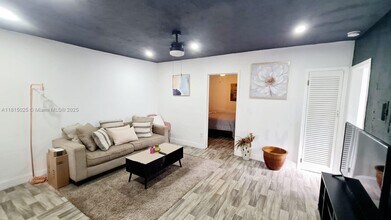 88 NE 68th Terrace in Miami, FL - Foto de edificio - Building Photo