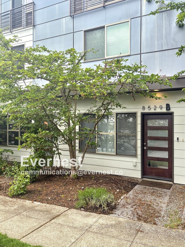 property at 8529 Interlake Ave N