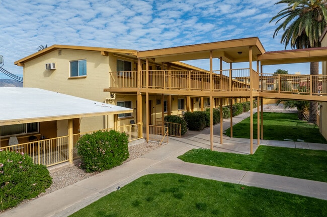 Catalina Village Apartments in Tucson, AZ - Building Photo - Building Photo