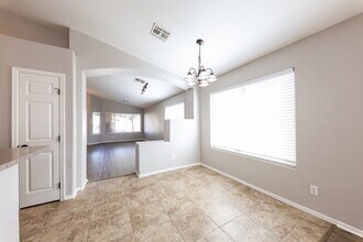 8019 W Alex Ave in Peoria, AZ - Foto de edificio - Building Photo