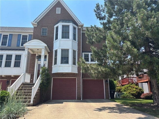 property at 1944 E 82nd St