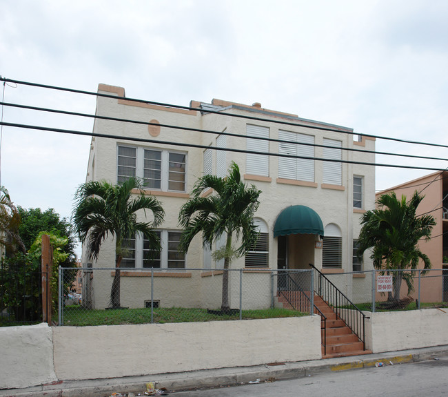 127 SW 19th Ave in Miami, FL - Building Photo - Building Photo