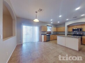 21650 Dietz Dr in Maricopa, AZ - Foto de edificio - Building Photo