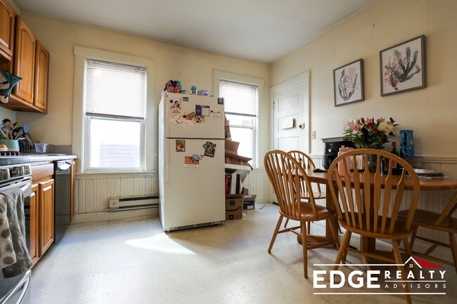 44 Easton St, Unit 2 in Boston, MA - Building Photo - Building Photo