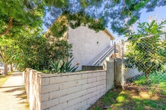 mic130 in Pasadena, CA - Building Photo - Interior Photo