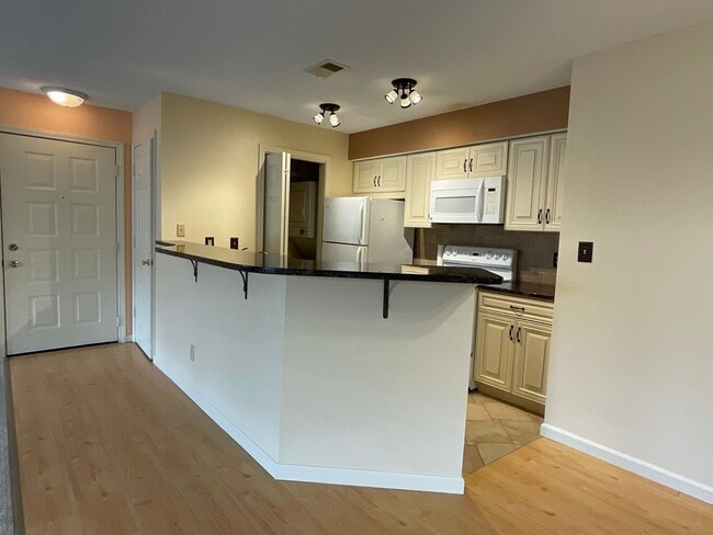 15 Forest Glen Cir in Middletown, CT - Building Photo - Building Photo