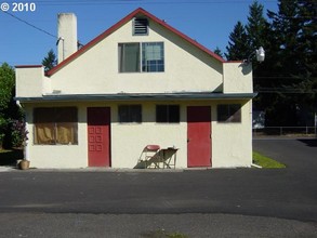 12652-12680 SE Powell Blvd in Portland, OR - Building Photo - Building Photo