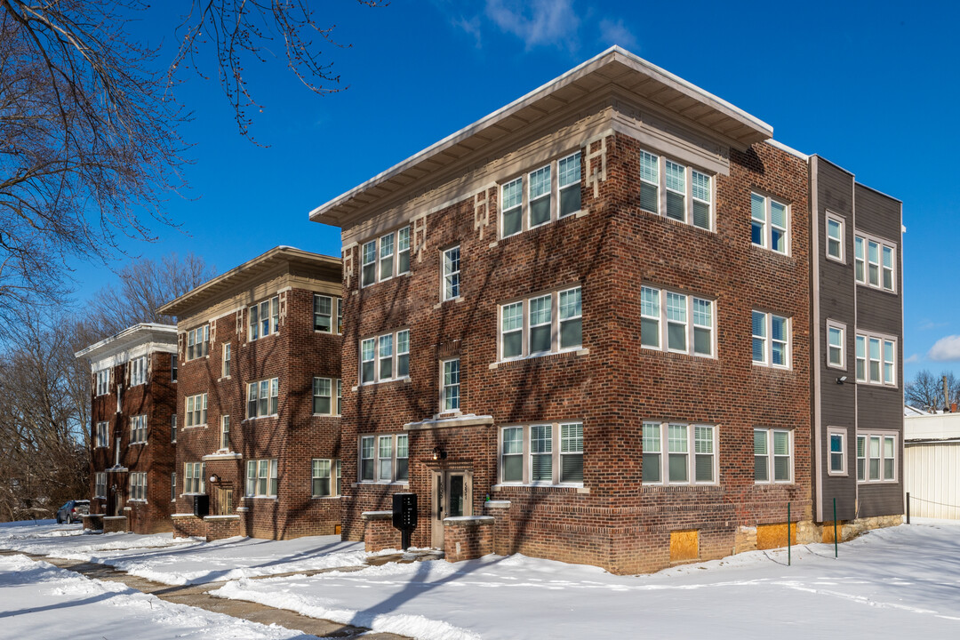 Chestnut Apartments in Kansas City, MO - Building Photo