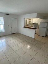 4951 Wedgewood Way in West Palm Beach, FL - Building Photo