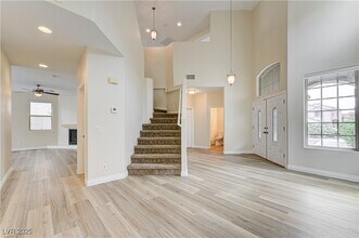 9475 McCombs St in Las Vegas, NV - Building Photo - Building Photo