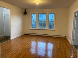 307 Goldsmith Ave, Unit 1 in Newark, NJ - Building Photo