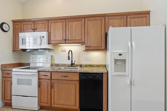 7 Charles Pl, Unit A in Pepperell, MA - Building Photo - Building Photo